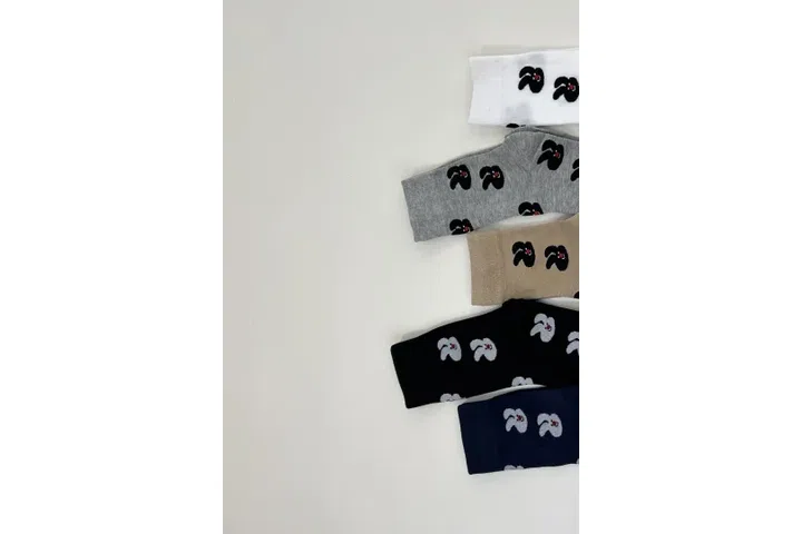 Representative commercial sample visual for Custom Rabbit Crew Socks SKU 1115 in the DK Marketplace.